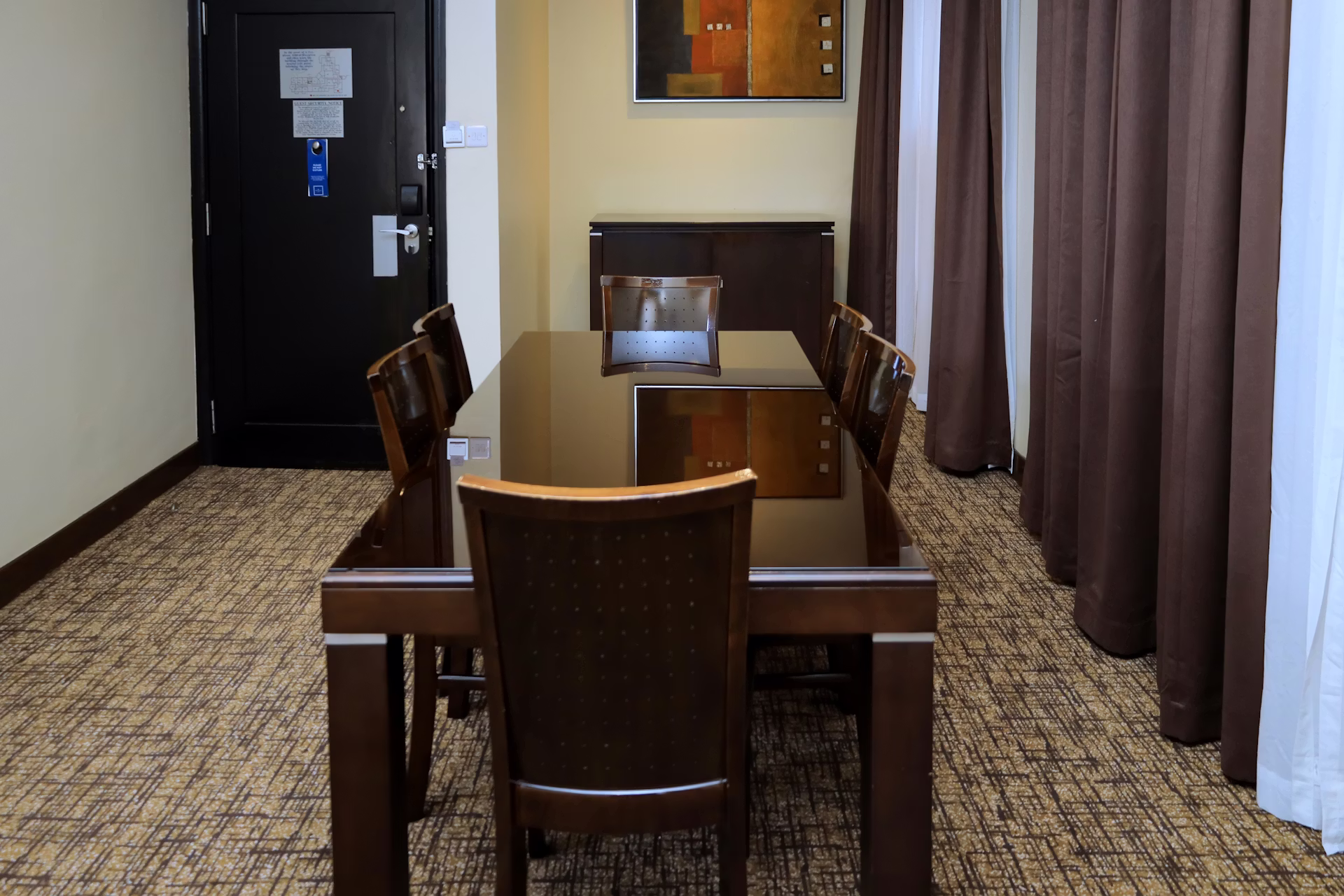 Smaller Suite Elgon Terrace hotel Dining